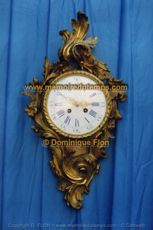 009_cartel_rocaille_bronze_dore_01 Cartel Louis XV en bronze dore_